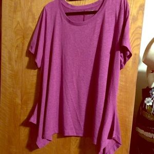 Short sleeve asymmetrical hem T-shirt